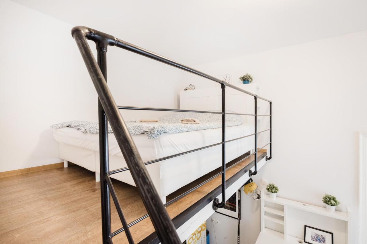 Апартаменты Live Like A Local At The Rustic Hockey Hut Будапешт Экстерьер фото